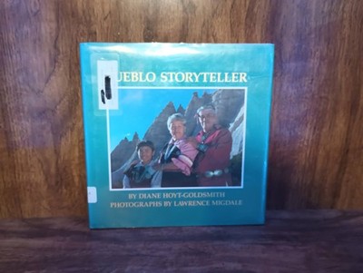 Pueblo Storyteller Hoyt-Goldsmith 1991 Native American HC Ex-Library Good