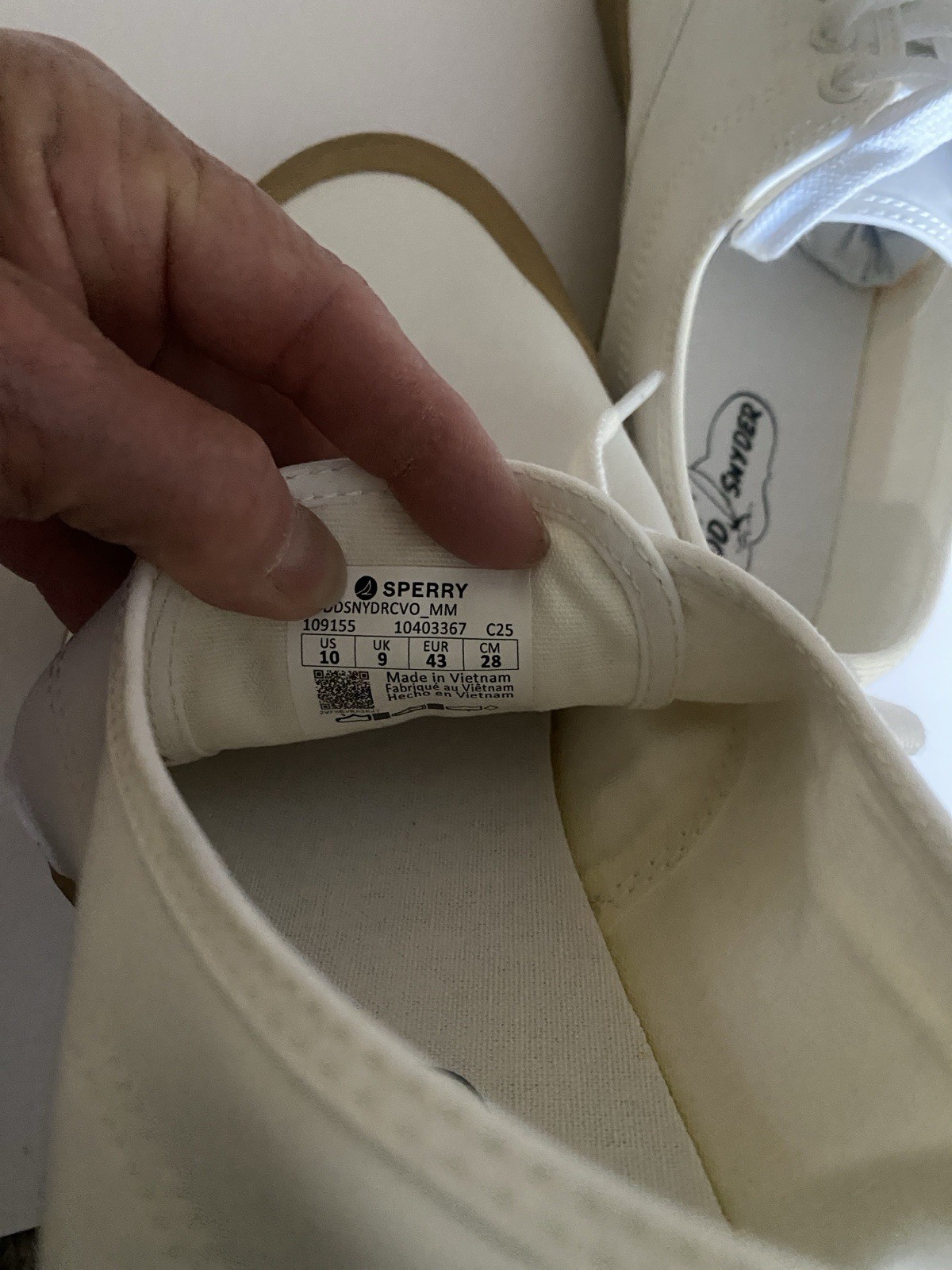 Todd Snyder Sperry Men’s White With Brown Soles Shoes Sz 10.  NWOB