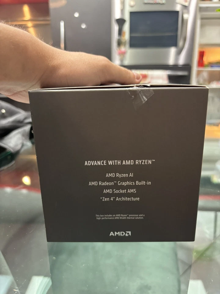 AMD AM5 Ryzen 7 8700G Box 3,8GHz MAX 5,1GHz 8xCore 16xThreads 24MB 65W - Immagine 2 di 3