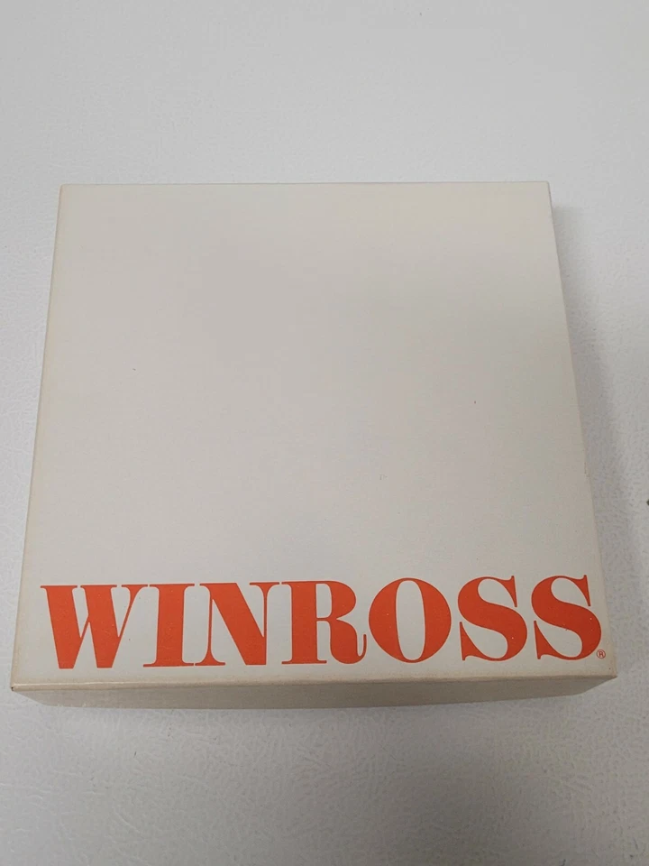 Friendly's (NOS) 1995 Winross BOX Truck - Image 4 of 4