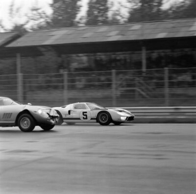 Masten Gregory John Whitmore Ford GT40 1966 Motor Racing Old Photo 3