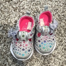 Wonder Nation Girls Silver Star Bow Sneakers Size 4 Fabric Low Top Casual