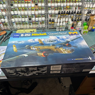 HK Models North American B 25J Mitchell Glazed Nose 1:48 Airplane Kit 14
