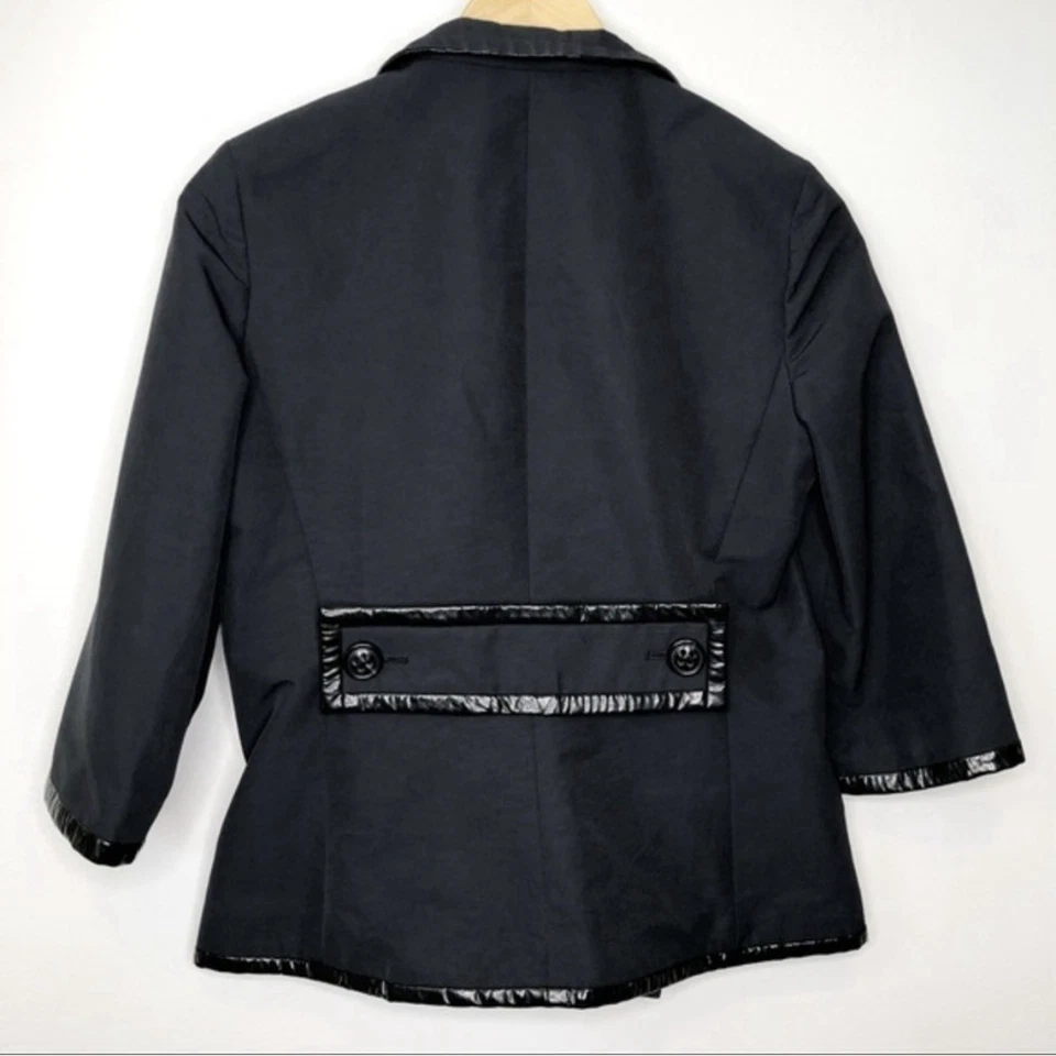 Authentic Vera Wang Cropped Black Trench Jacket Lamb Leather Trim Size 4 - Image 2 of 4