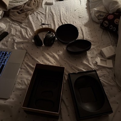 Beats Studio3 The beats Skyline Decade Collection Wireless Over-Ear Headphones