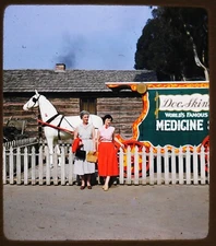 Stereo realist slide - DOC SKINEM'S Indian MEDICINE SHOW KNOTT'S BERRY FARM CA