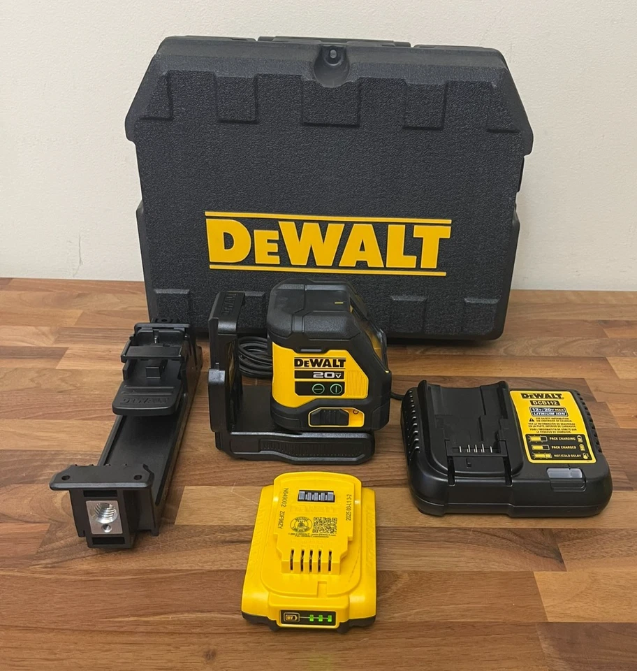 DeWalt DCLE34021D1 20V ATOMIC Max Kit Láser Inalámbrico Línea Cruzada de Haz Verde, 2Ah Foto 3 de 4