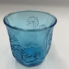  Blue glass  Daisy Pattern Juice Tumbler 