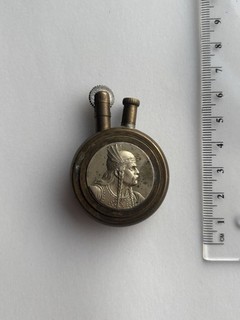 Briquet ancien en laiton – Médaille signée PENIN PONCET – France XIXe / XXe