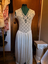 Cinema Etoile 1970s White Lace Sleeveless Full Slip Nightgown Size M