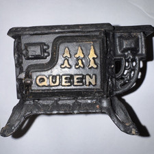 VTG Enesco QUEEN Cast Iron Stove Dollhouse Miniature Larger Than Typical 1:12 