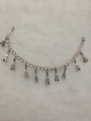 Vtg-mod silver tone chain Eiffel Tower charm Bracelet
