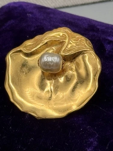 Vintage Miriam Haskell Brooch Goldtone Oyster Shell Faux Pearl Signed 1.5”