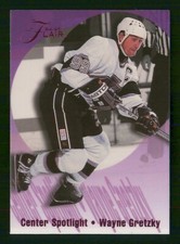 WAYNE GRETZKY 1994-95 FLAIR CENTER SPOTLIGHT 94-95 NO 4       2051