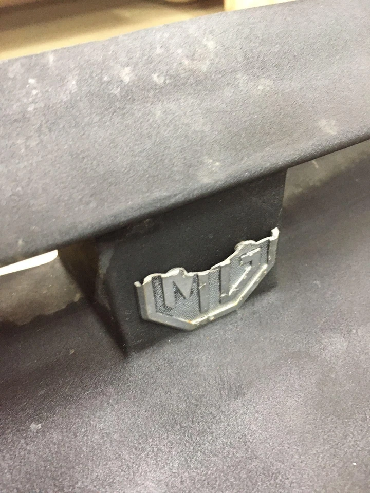 (NO SHIPPING) Front Bumper MG MODELS 75 76 77 78 79 - Imagem 4 de 4