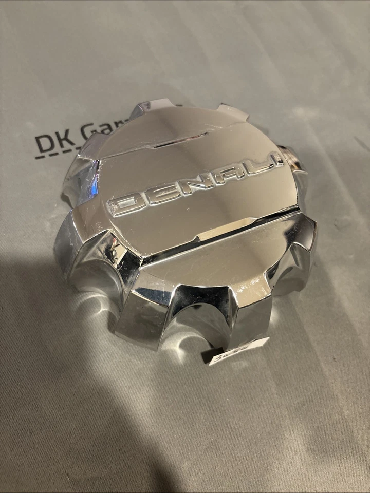 2021 - 2024 GMC Sierra Denali 2500 3500 高清 Chrome 中心盖 原始设备制造商 84307952 — 第 3/4 张图片