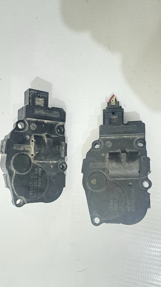 07-13 MERCEDES-BENZ W221 S550 S450 AC AQUECEDOR PORTA ABA ATUADOR SERVO MOTOR FABRICANTE DE EQUIPAMENTO ORIGINAL - Imagem 3 de 4