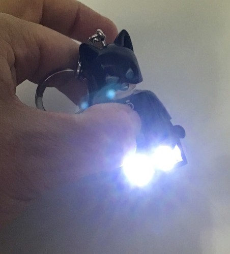 LEGO Super Heroes DC Comics Catwoman LED Lite 3" Minifig Key Chain Ring 5003580 - Picture 5 of 5