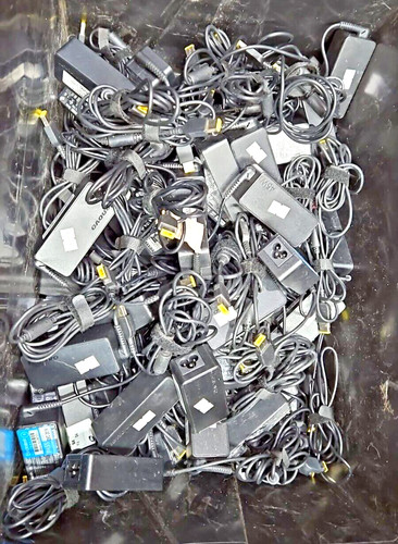 RESTPOSTEN 100x LENOVO LADEGERÄTE LAPTOP AC ADAPTER 90W 45W 20V 4,5A 2,25A USB Typ