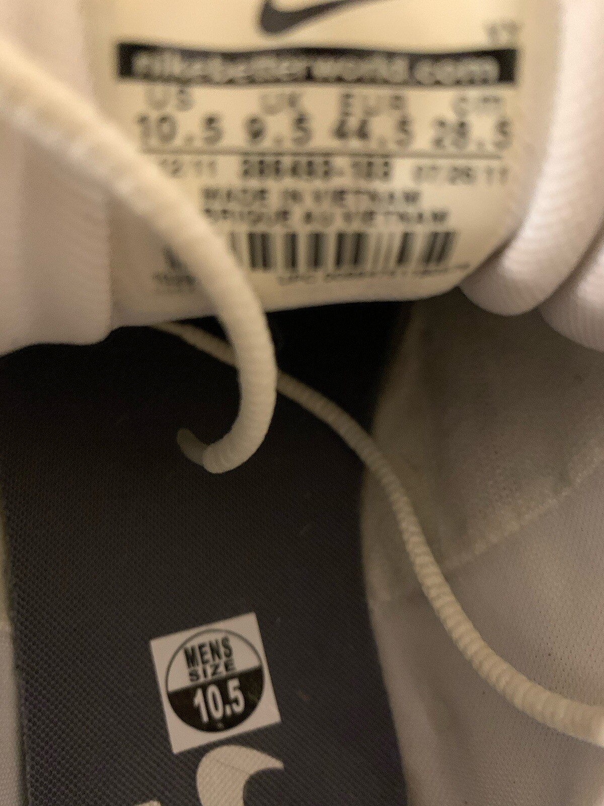 SAOLA Nike Uomo Taglia 10.5 Affect III Pelle 386493 103 Bianco Nero