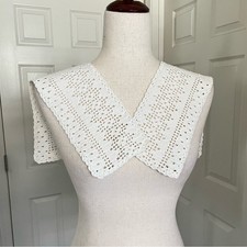 Vintage Crochet Lace Square Collar Accessory Cream