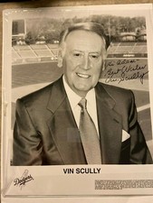 Vin Scully Signed 8X10 Photo Los Angeles Dodgers Auto w/ COA + Beckett BAS 