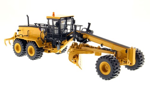 DIECAST MASTERS - Motoniveladora CATERPILLAR 24M con conductor - 1/50 - DCM85264 - Imagen 2 de 6