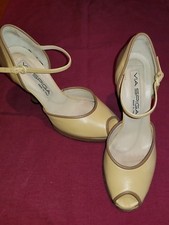 Via Spiga Tan and Brown Open Toe Pumps. Nice Shoes.