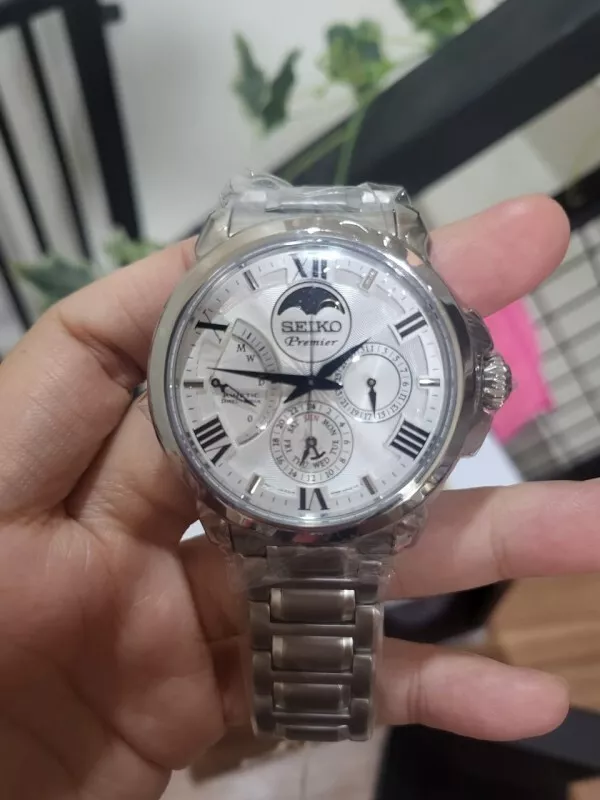 Seiko kinetic clearance moonphase