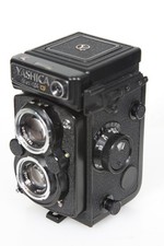 Yashica Mat 124G TLR Camera, Yashinon 80mm f3.5 Lens  Case, CLEAN All Working