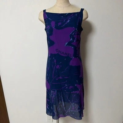 Robe CHANEL taille 38 soie rare bel état longueur 89 cm - Photo 1/4
