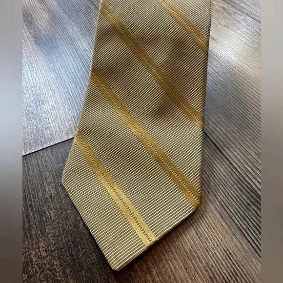 男式金色条纹丝绸领带 – Tom James 皇家经典 100% 真丝正式 — 第 2/4 张图片