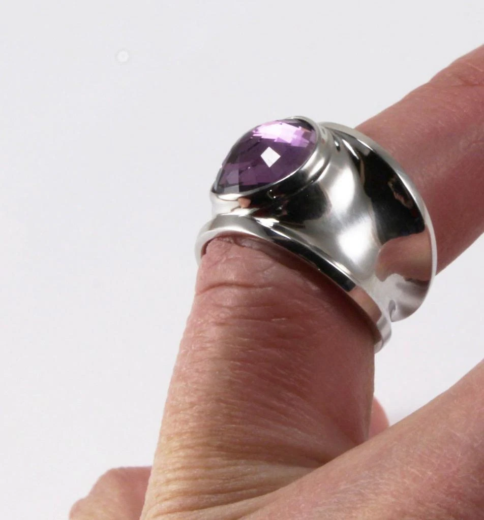 Chopard — CHOPARD 18K WHITE GOLD PURPLE AMETHYST WIDE BAND SOLITAIRE RING US-6.5, 17.78g