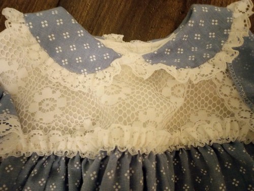 Abito bambino vintage Bryan bianco e azzurro a pois pizzo pinafore 12 mo usato in ottime condizioni - Foto 5 di 9