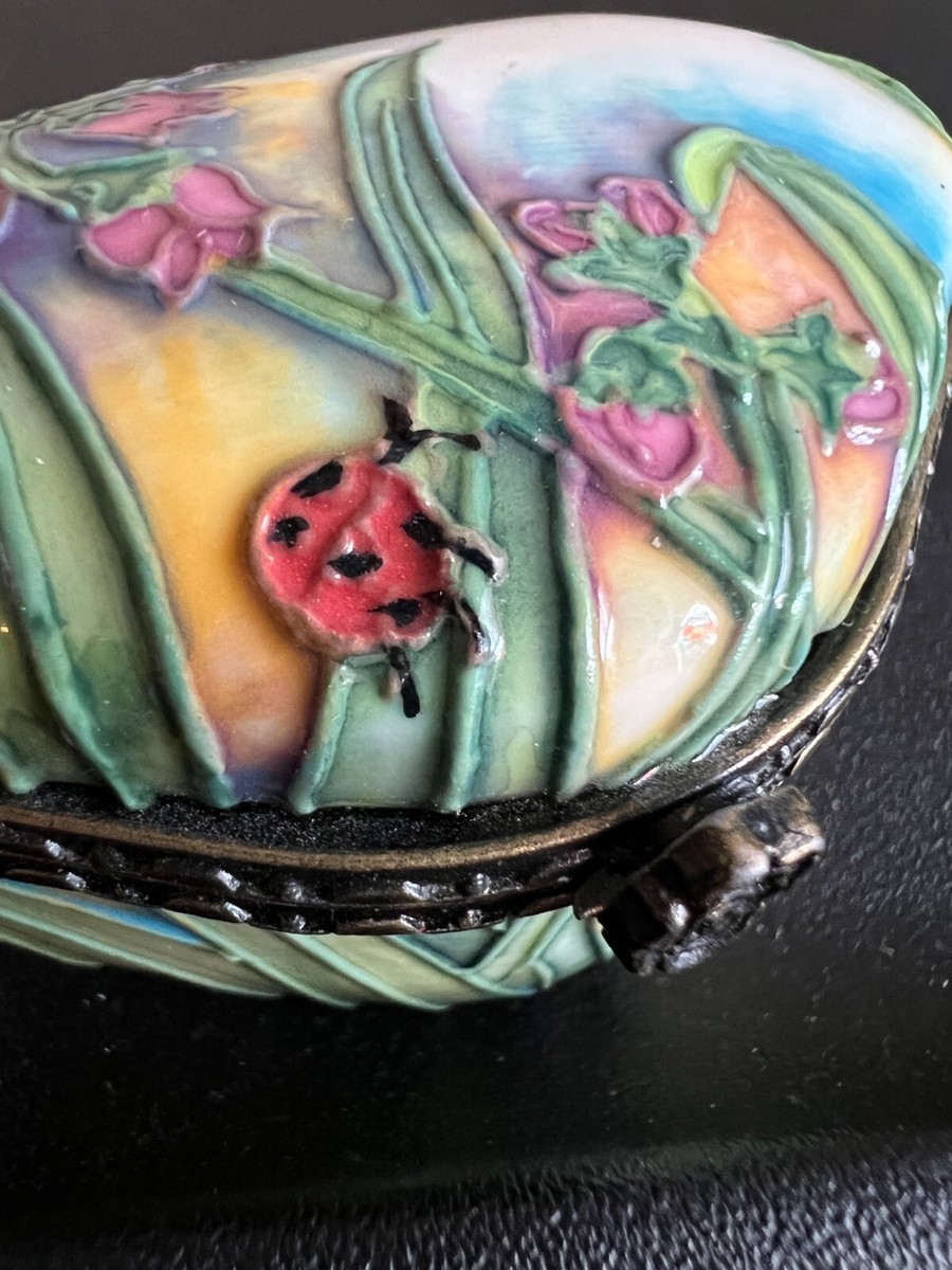Vintage Benaya Porcelain Lacquer Art Hinged Trinket Box