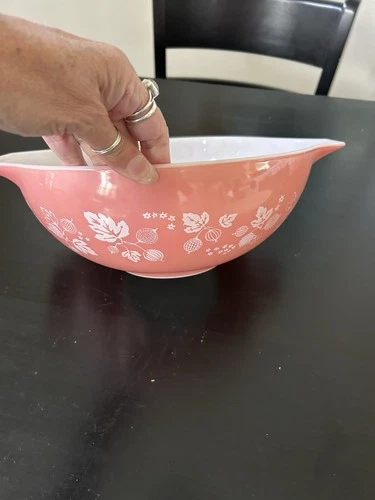 Pyrex Vintage Large Mixing Bowl Flamingo Pink Bubble Gum 4 Quart