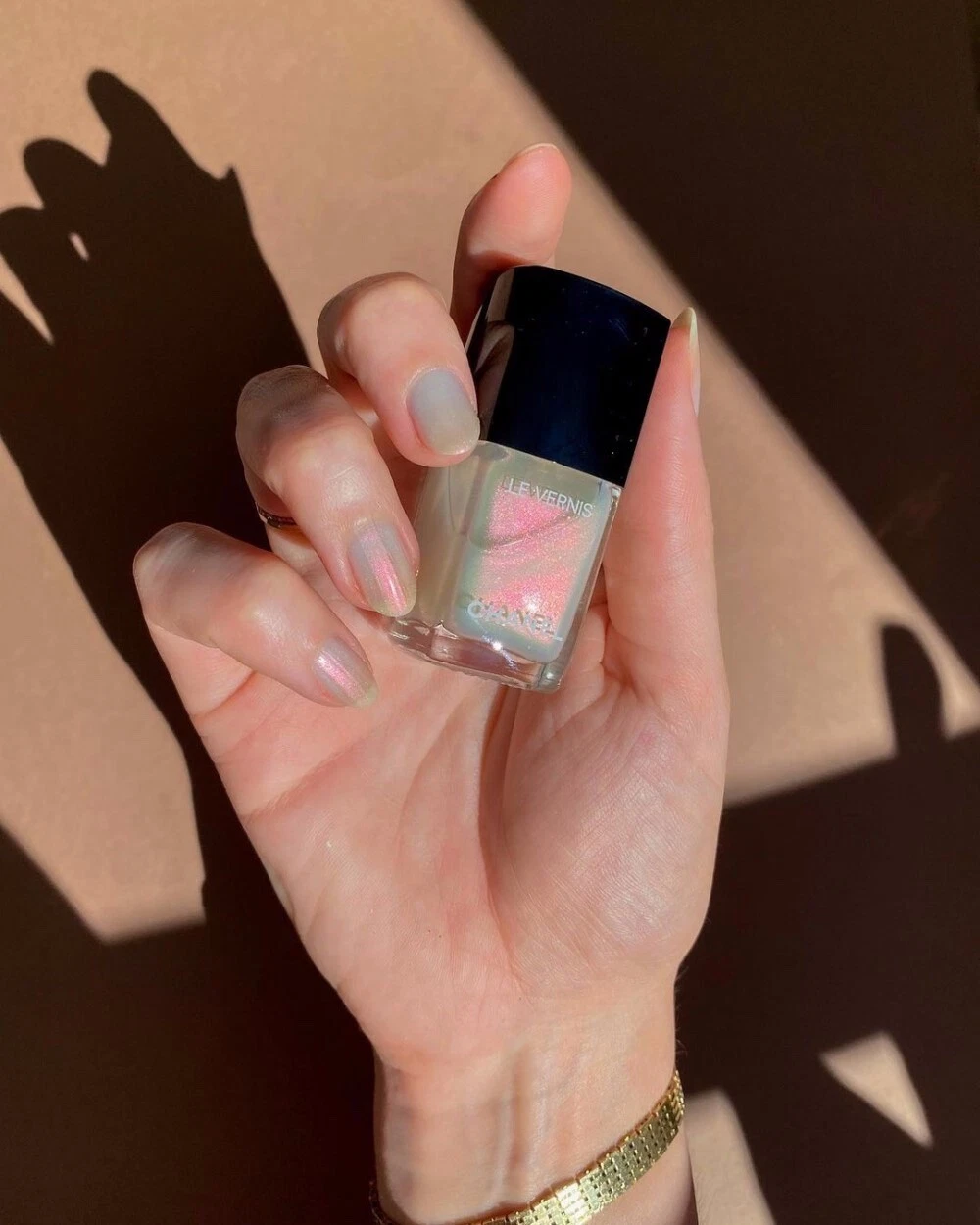 Chanel BNIB Chanel Nail Polish Le Vernis 889 Perle Blanche Sold Out
Opens in a new window or tab