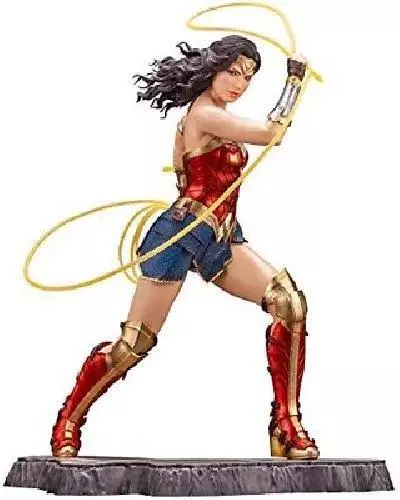 Wonder Woman Sixth Scale Figure