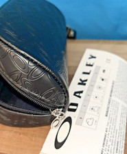 Oakley Black Soft Clamshell Sunglass Case Wrap Zipper Wristlet Logo Travel