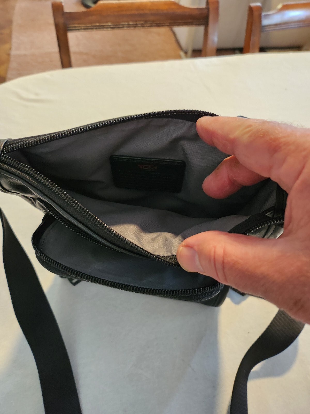 Tumi Barton Crossbody Bag, Black, Leather 1019841041, excellent, men