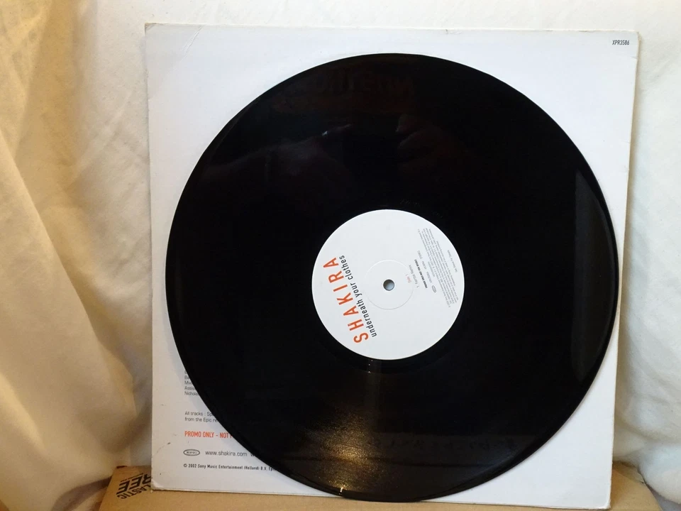 Shakira:   Underneath Your Clothes  2002  UK  Promo  12" - Изображение 2 из 4