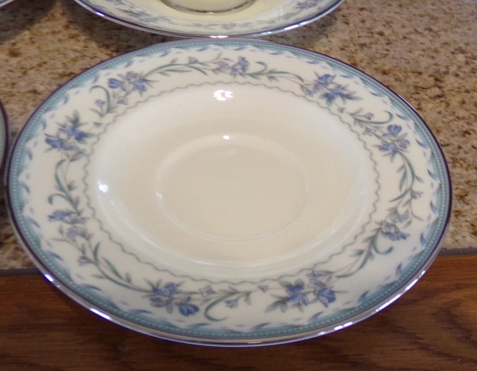 4 juegos de tazas y platillos con patas Noritake Bone China Williamston 9768 ¡USADOS EN EXCELENTE ESTADO! Foto 2 de 4