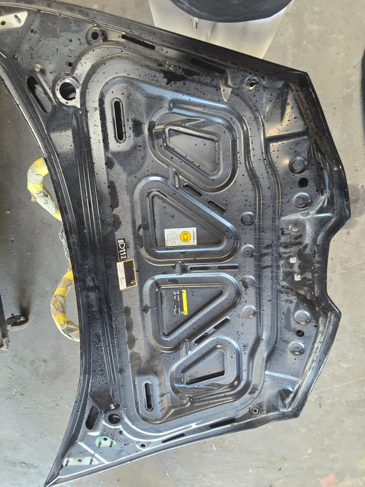 Damaged lamborghini huracan evo hood