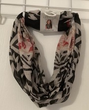 Women  s Infinity Scarf Black White/Crimson Accents Geometric Print Lightwt NWT