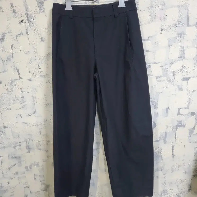 Uniqlo Wide Fit Cotton Pants, Size L thumbnail 3