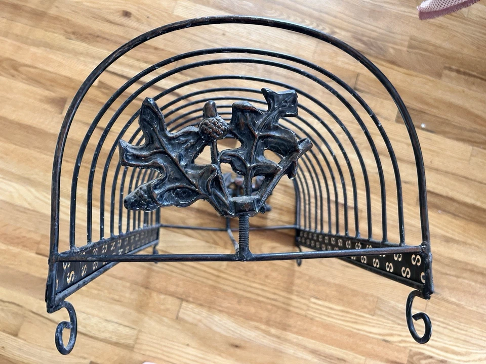 Estante de revista vintage de hierro forjado roble forjado 11”x16” negro, soporte para toallas de placa Foto 3 de 4