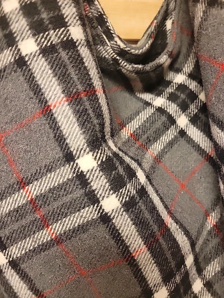 Bolso hobo holgado a cuadros. gris.rojo. blanco 14×12. Foto 3 de 4