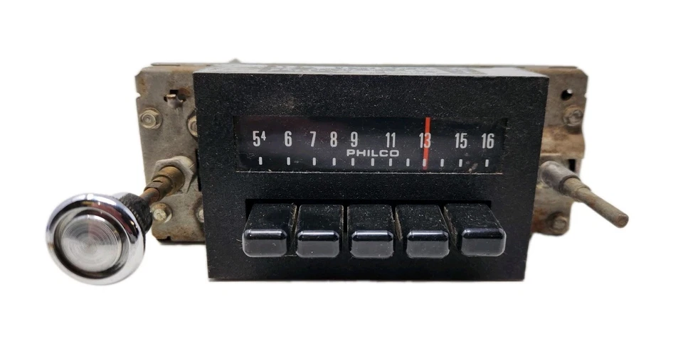 1976 Ford Philco Radio D4AA-18806 AM não testado com todos os botões faltando um botão - Imagem 2 de 4
