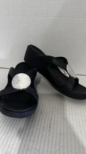 Women  s Crocs Black Sanrah Hammered Circle Wedge Sandals Silver Decal Size 8