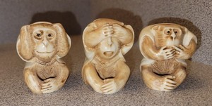 VINTAGE 3 WISE MONKEY FIGURES RESIN SEE, HEAR AND SPEAK NO EVIL 2” TALL LOT